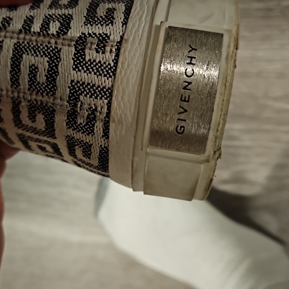 GIVENCHY WHITE SNEAKERS - Picture 8 of 13